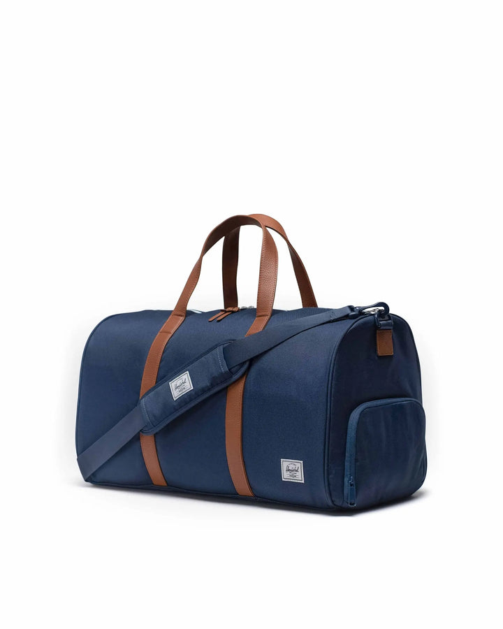 Novel Duffle 43L in Navy