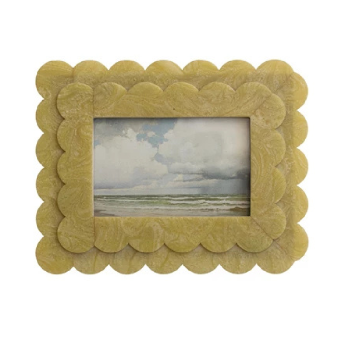 Scalloped 4x6 Photo Frame