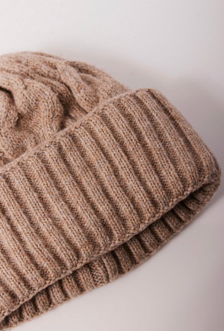 Coast Line Beanie in Oatmeal