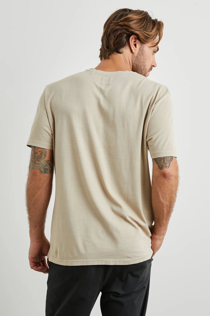 Johnny Pocket Tee in Desert Sand