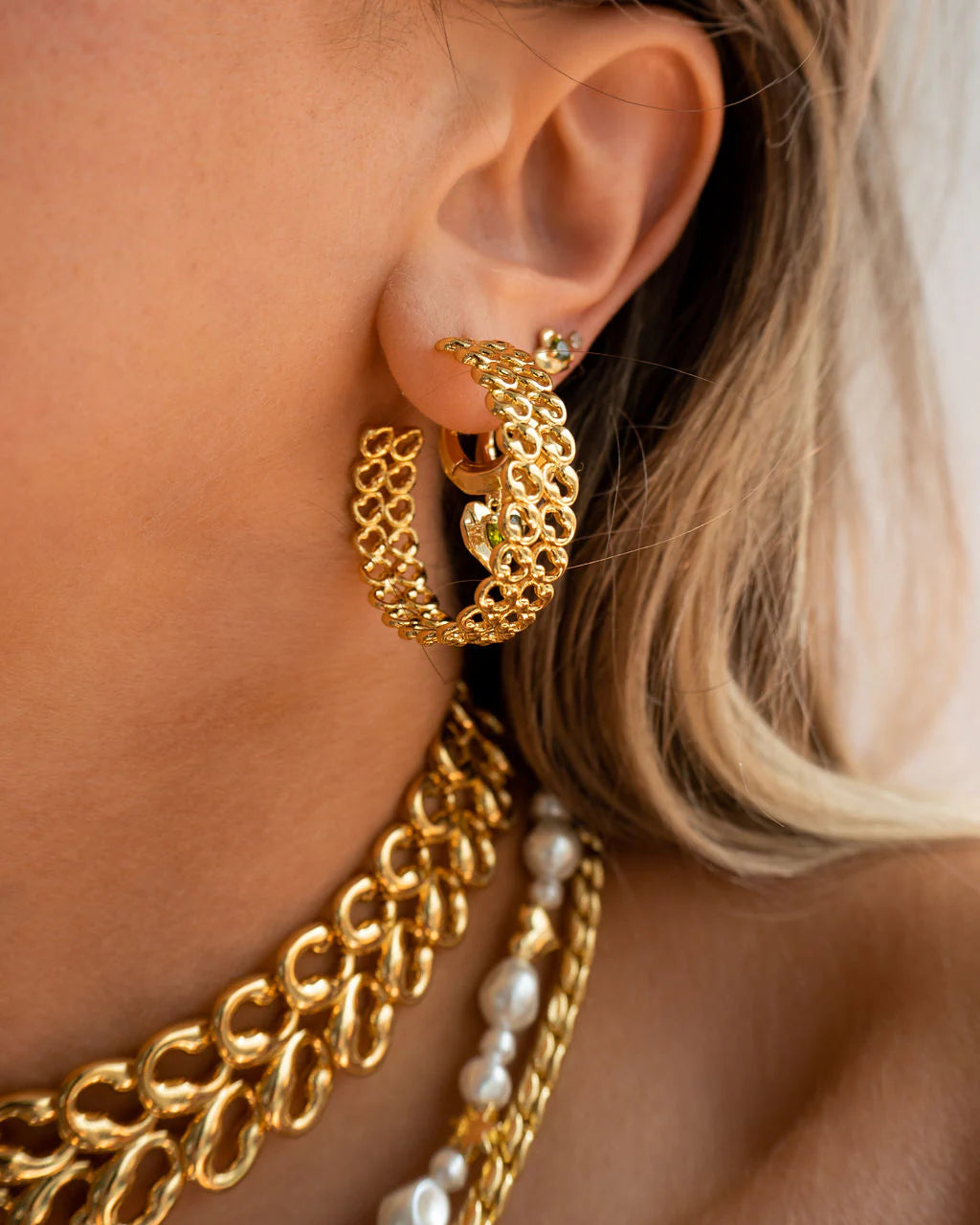 Metal Lace Hoops in Gold