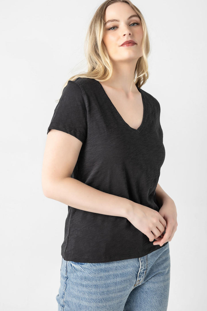 Black V-Neck Short Sleeve Seam Tee